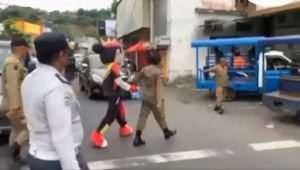 Pemkot Manado Tertibkan Pekerja Badut Jalanan di Bawah Umur 