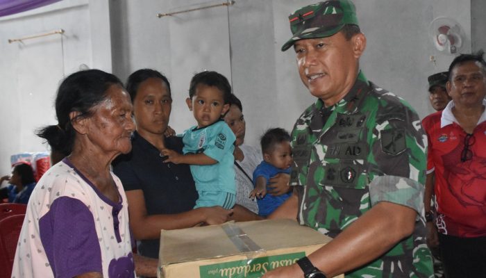 Komandan Korem 131/Santiago Tinjau Bhakti TNI di Lokasi Terdampak Erupsi Gunung Ruang