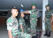 Kakumdam Pimpin Tradisi Penerimaan Personel Baru dan Pelepasan Prajurit Kumdam Merdeka