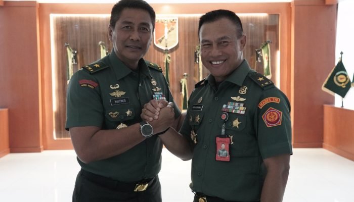 Kasdam Merdeka Terima Kunjungan Silaturahmi Wakapusku TNI