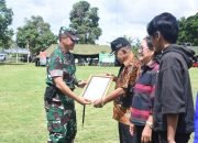 Wujud Apresiasi Kodam Merdeka, Pangdam XIII/Merdeka Berikan Penghargaan Kepada 12 Warga Desa Kayuwatu