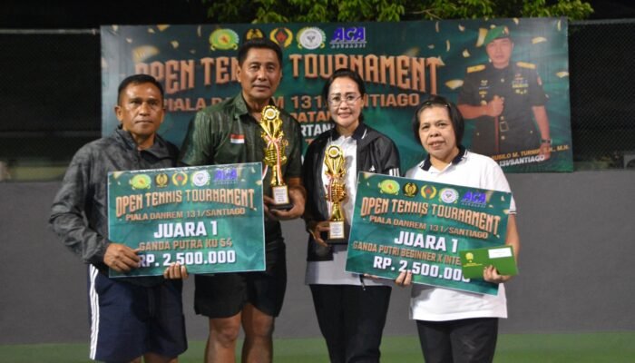 Tampil Luar Biasa, Kasdam dan Wakil Ketua Persit KCK Daerah Merdeka Raih Juara 1 di Open Tennis Tournament Piala Danrem Santiago