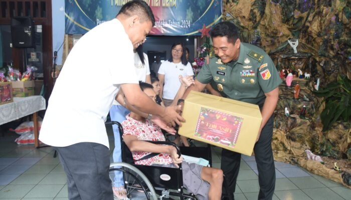 Kodam Merdeka Berbagi Kasih Natal Bersama Anak Panti Asuhan