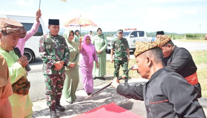 Danrem 133/Nani Wartabone Bersama Forkopimda Sambut Kunker Perdana Pangdam XIII/Merdeka di Wilayah Provinsi Gorontalo
