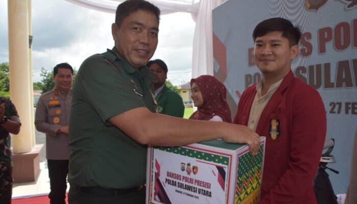 Danrem Santiago Hadiri Baksos Polri Presisi Bersama Mahasiswa Aliansi BEM dan OKP di Polda Sulut