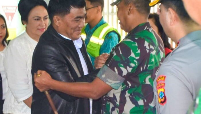 Pangdam XIII/Merdeka Sambut Kedatangan Gubernur Sulut di Bandara Sam Ratulangi