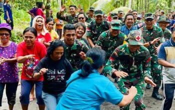 HUT Ke-56 di Tengah Rakyat, Aslog Kasad Mayjen TNI Adisura Tarigan Dapat Kejutan Spesial di Lokasi TMMD Sangihe