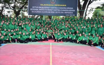Ketua Umum Persit KCK Olahraga Bersama Anggota Persit KCK Sejajaran Koorcabrem 132 PD XIII/Merdeka