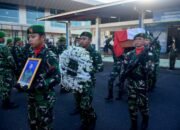 Jenazah Pratu Afrio Setiawan  Tiba di Bandara Sam Ratulangi, Kodam XIII/Merdeka Gelar Upacara Militer