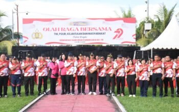 Perkokoh Sinergitas TNI-Polri, Kasdam XIII/Merdeka Ikuti Olahraga Bersama di Mapolda Sulut
