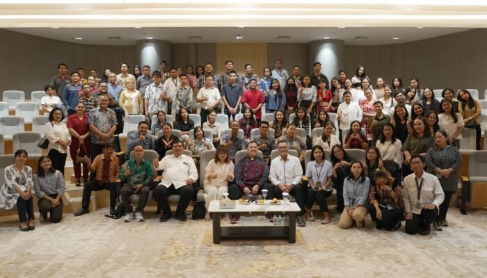 Pdt Gilbert Lumoindong Doakan Pimpinan dan Karyawan IKN