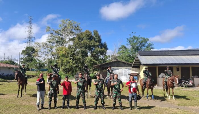 Prajurit Kikav 10/MSC Berlatih Menunggangi Kuda