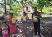 Pastikan Bantuan Tepat Sasaran, Babinsa Koramil Kwandang Salurkan Beras Murah di Desa Monano dan Sogu