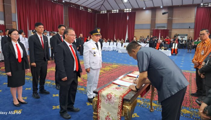 40 Pejabat yang Dilantik Wawali Richard Sualang Hari Ini