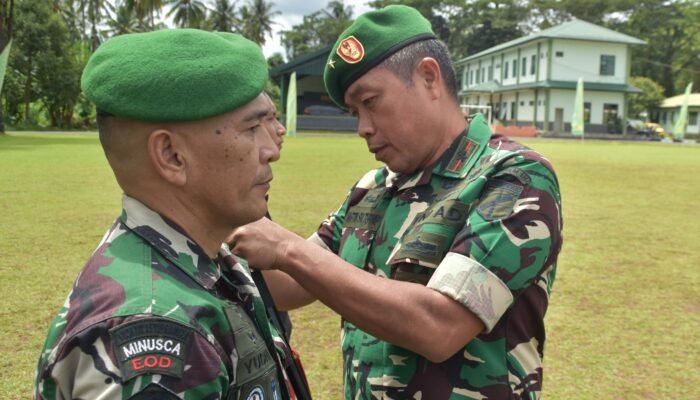 Danrem 131/Santiago Tutup Latihan Kader Pelatih Pencak Silat Militer di Yonzipur Yudha Karya Nyata