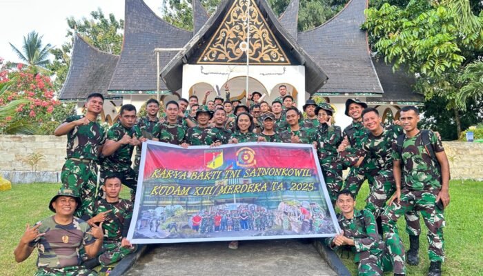 Kudam XIII/Merdeka Bersama Masyarakat Gelar Karya Bakti Bersihkan Makam Pahlawan Tuanku Imam Bonjol