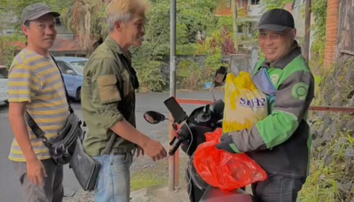 Ojek Online hingga Petugas Kebersihan, Wartawan Deprov Bagikan Ratusan Paket Pangan Gratis kepada Masyarakat
