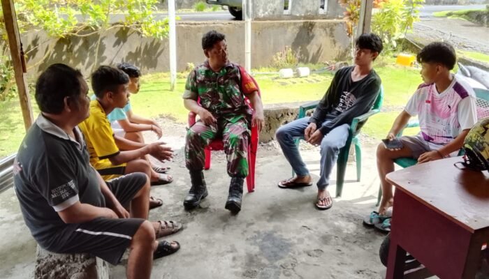 Babinsa Koramil Kendahe Perkuat Komunikasi dengan Warga Lewat Komsos