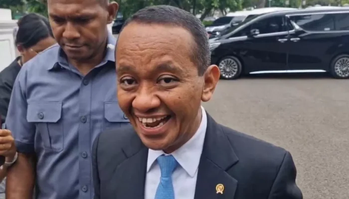 Republik Distraksi: Ketika Bangsa Sibuk Menertawakan Kebohongan