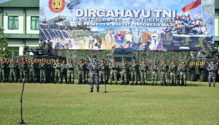 Ranpur Kikav 10/Manguni Setia Cakti Tampil Gagah Sebagai Background HUT ke-80 TNI di Makodam XIII/Merdeka