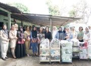 Persit KCK Pengurus Daerah XIII/Merdeka Salurkan Bantuan Bagi Anggota Pomdam Terdampak Kebakaran