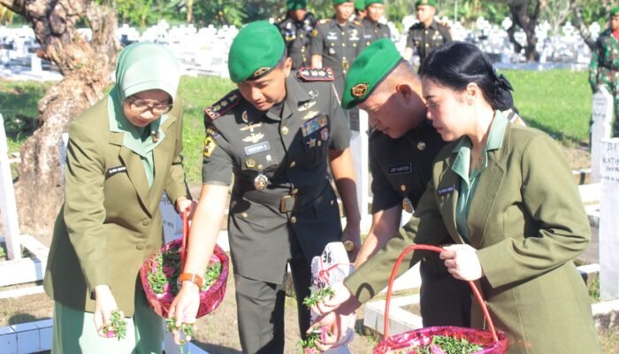Zidam XIII/Merdeka Peringati  HUT ke-80 Zeni TNI AD dengan Ziarah ke TMP dan Anjangsana ke Panti Asuhan Yatim Piatu dan Warakawuri