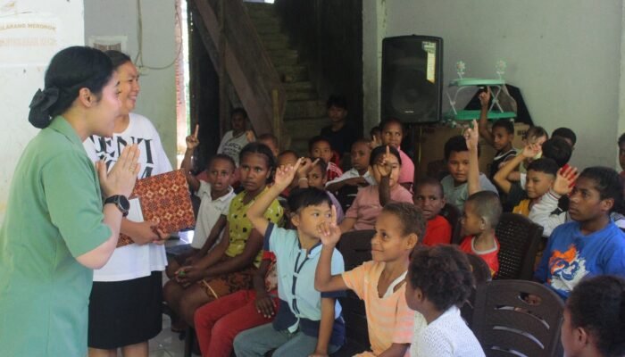 Bakti Sosial Persit Zidam XIII/Merdeka Peduli Anak Yatim Piatu dan Warakawuri