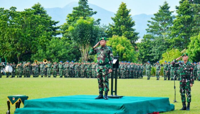 Kolonel Arh Sri Rusyono Pimpin Upacara Bendera Mingguan