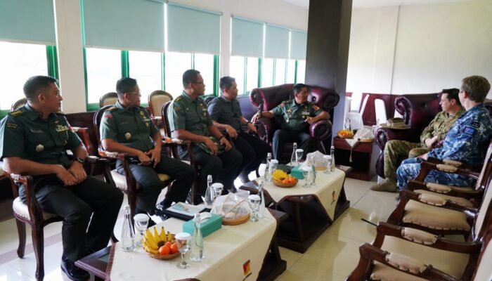 Jalin Kerja Sama Bilateral, Kasdam XIII/Merdeka Courtesy Call dengan Atase Pertahanan Australia