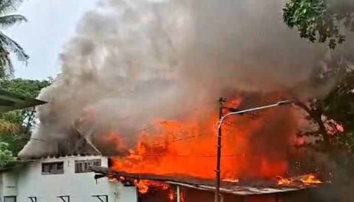 Asrama Pomdam XIII/Merdeka di Manado Kebakaran
