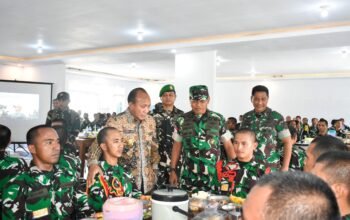 Kepala Badan Cadangan Nasional Kemhan RI Tinjau Peserta Latsarmil Komponen Cadangan di Dodikjur Rindam XIII/Merdeka