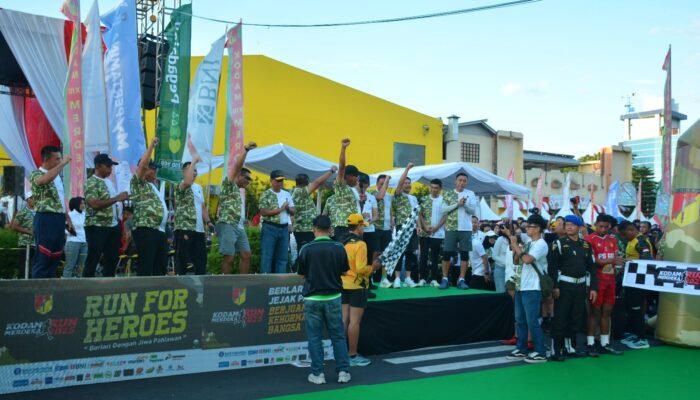 Danrindam XIII/Merdeka Turut Meriahkan Kodam Merdeka Run 2025 di Manado