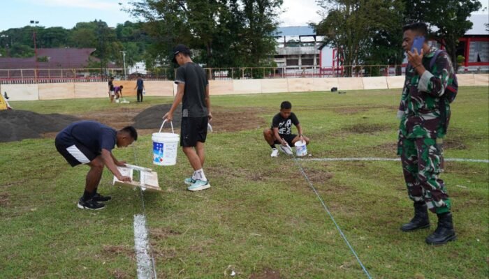 Dukung Kebangkitan Sepak Bola “Badai Biru” Persma 1960, Kodam XIII/Merdeka Turut Benahi Lapangan KONI