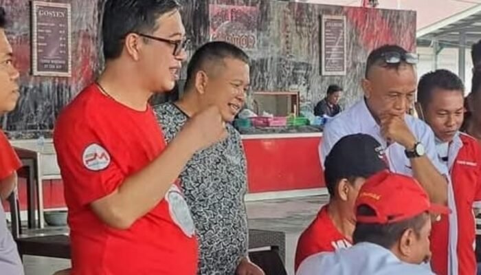 Meski Didera Tekanan, Lucky Senduk Tak Lepas Kendali Perumda Pasar