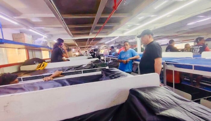 Sentuhan Kemanusiaan Ferdy Sondakh, Temui Warga Sakit Saat Perjalanan ke Manado