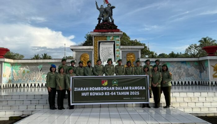 Peringati HUTnya ke-64, Kowad Kodam XIII/Merdeka Gelar Ziarah ke TMP Manado