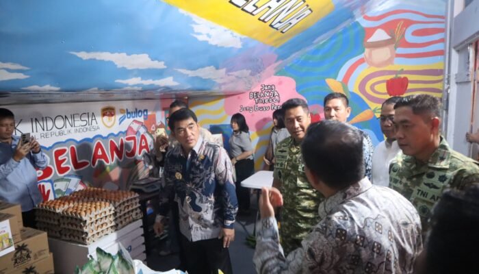 Kasdam Merdeka Hadiri Launching Kios TPID dan Sidak Pasar Bersehati