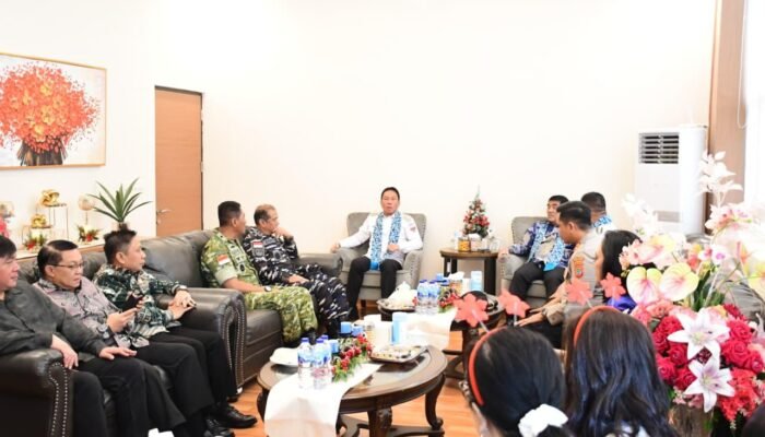 Perkuat Toleransi dan Persatuan, Kasdam XIII/Merdeka Dampingi Gubernur Sulut Hadiri Safari Natal di Wilayah Sulawesi Utara