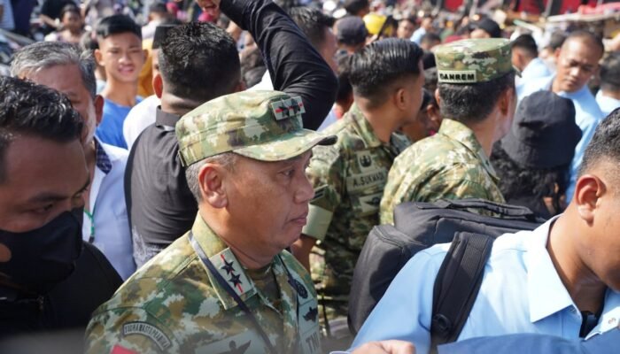 Pangdam XIII/Merdeka Selaku Pangkogasgabpad Bersama Kapolda Sulut Amankan Kunjungan Wapres RI di Wilayah Sulut