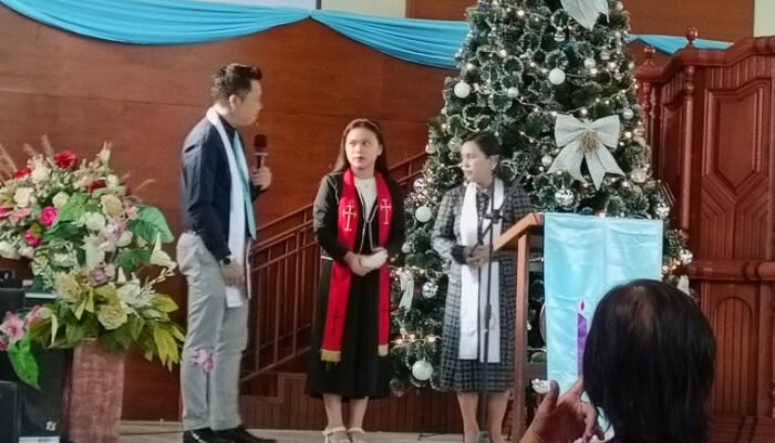 Semangat Muda di Minggu Adven Pertama: Mahasiswi Teologi Pimpin Ibadah di GMIM Alfa-Omega Rumengkor