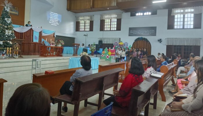 Bangkitlah, Menjadi Teranglah! Jemaat GMIM Rumengkor Dipandu Menghadapi Realita dengan Harapan Ilahi