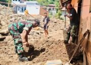 Serka Nofri Lambaran Bantu Warga Bersihkan Rumah Pascabanjir di Kelurahan Bahu