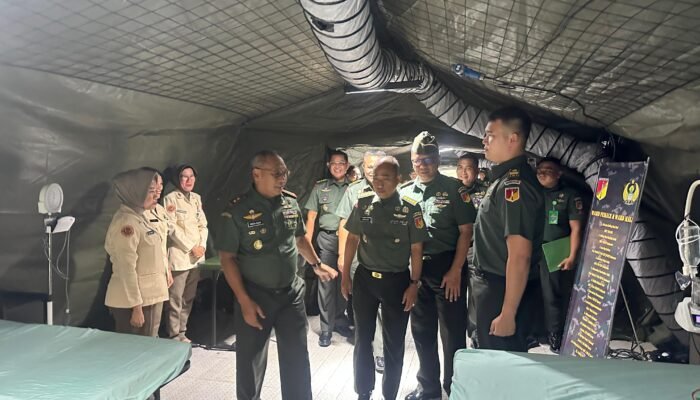 Pangdam XIII/Merdeka Tinjau Rumkit Lapangan Kesdam XIII/Merdeka