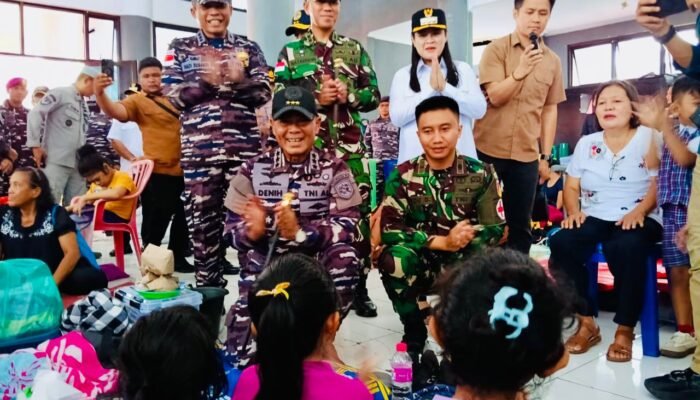 KRI Dr. Wahidin Sudirohusodo-991 Tiba di Sitaro, Perkuat Operasi Dukungan Penanggulangan Bencana