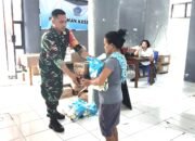 Babinsa 1301-02/Siau Salurkan Bantuan Beras dan Sembako untuk Korban Bencana di Siau