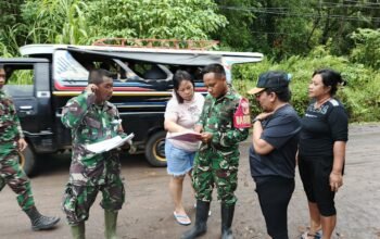 TNI dan Pemerintah Kelurahan Bahu Lakukan Pendataan Pengungsi Banjir Bandang di Siau Timur