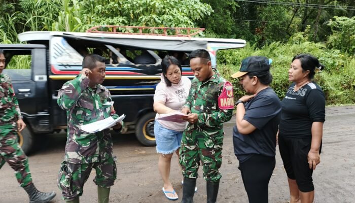 TNI dan Pemerintah Kelurahan Bahu Lakukan Pendataan Pengungsi Banjir Bandang di Siau Timur