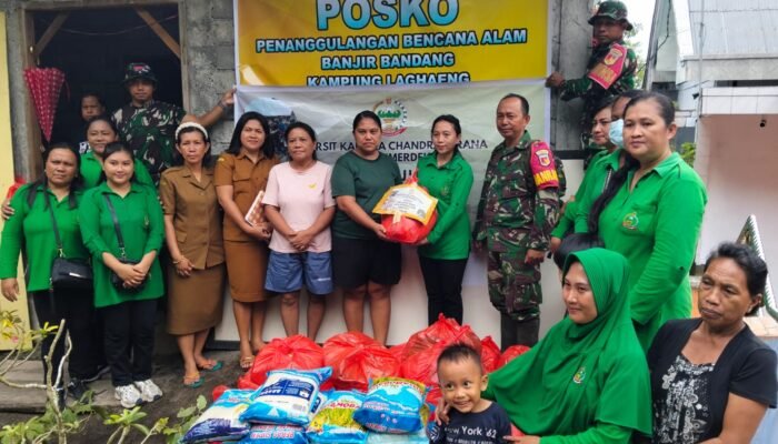 Persit KCK PD XIII/Merdeka Salurkan Bantuan untuk Korban Banjir Bandang di Lima Kampung Terdampak Sitaro