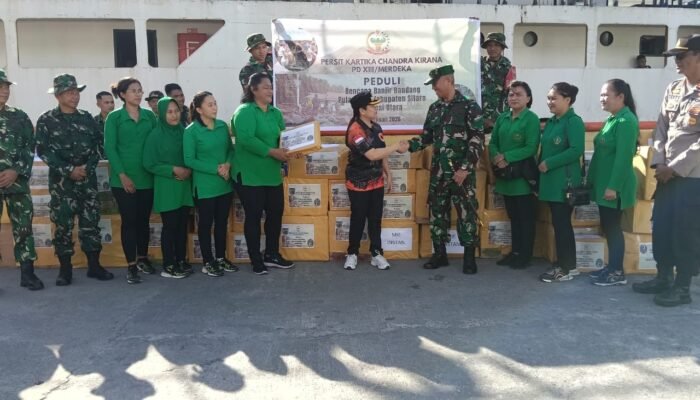 Bantuan Kemanusiaan Persit PD XIII/Mdk Diterima Pemkab Sitaro untuk Warga Terdampak