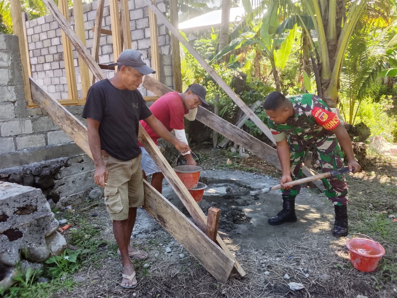 Babinsa Koramil 1301-06/Kendahe